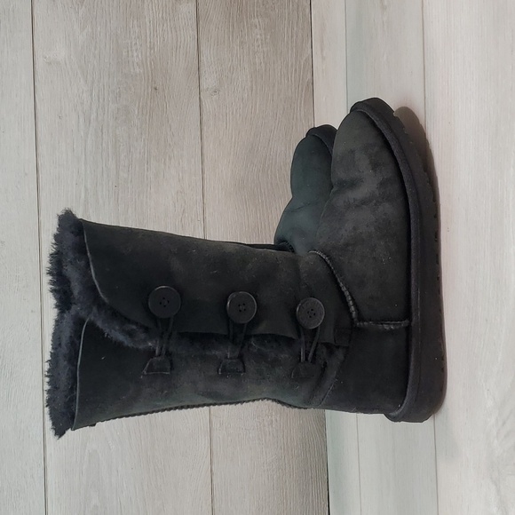 Ugg Australia Women 1962Y Tall Bailey Button Triplet Sheepskin shoes boots sz 6 - Picture 2 of 15